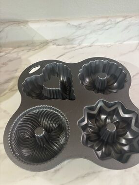 Nordic Ware 4-Cavity Bundt Pan quartet pan